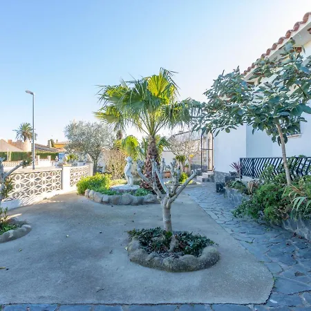 Erbanozi By Interhome Empuriabrava